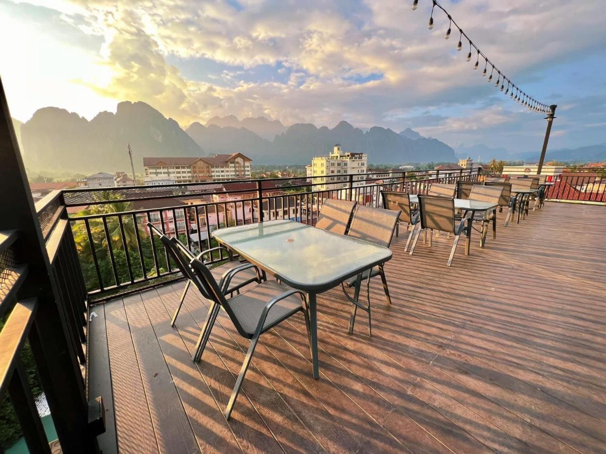 M&M Hotel Vang Vieng Exterior foto